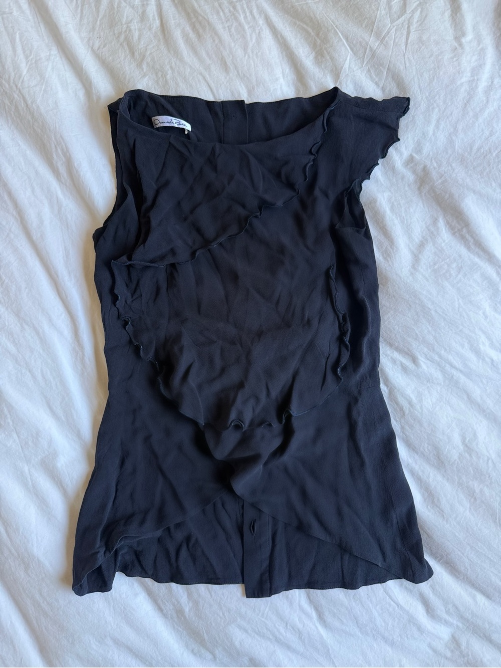 Oscar de la Renta Black Sleeveless Ruffle Front Blouse